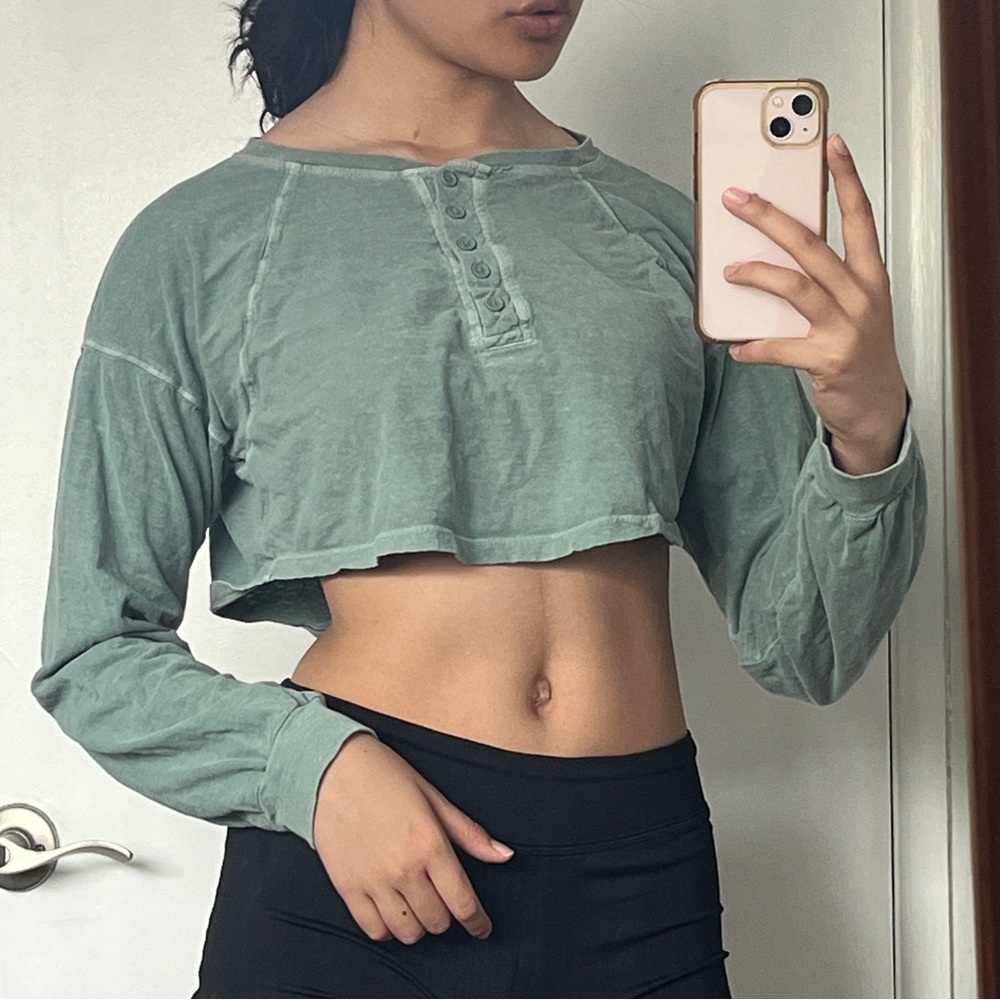 Aeropostale Green Long Sleeve Crop Top